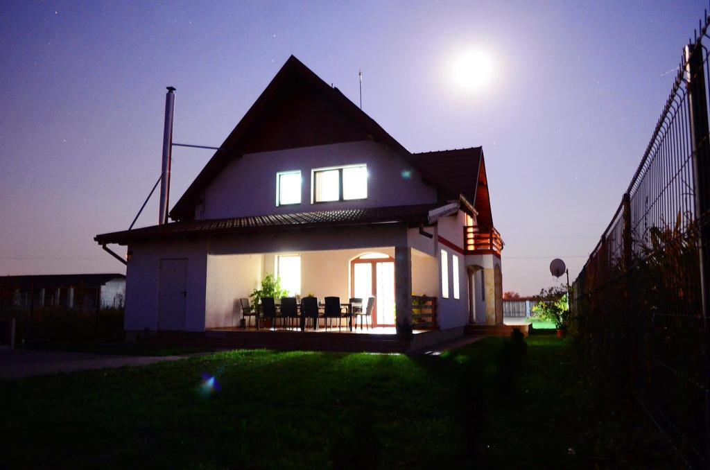 Pensiunea Ana Odoreu Exterior photo